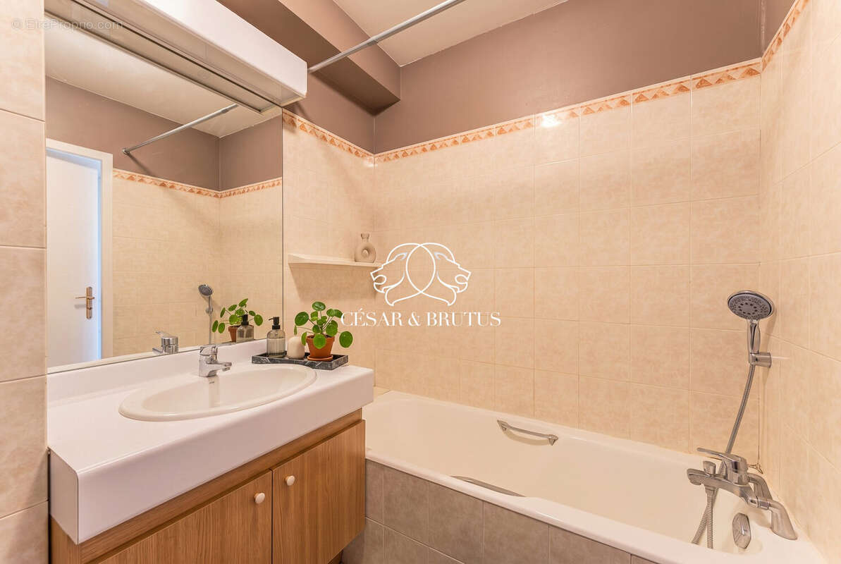 Appartement à LYON-8E