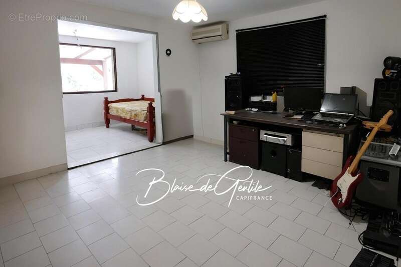 Maison à BAIE-MAHAULT