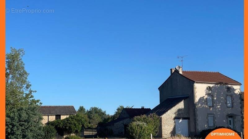 Maison à SAINT-SORNIN-LEULAC
