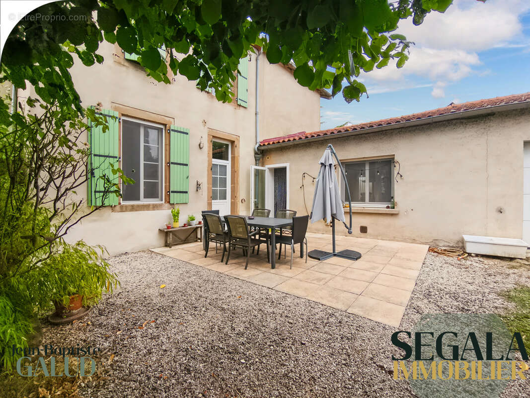 Maison à SAINTE-GEMME