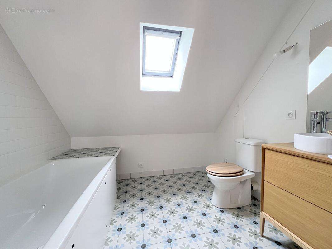 Maison à SAVIGNE-L'EVEQUE