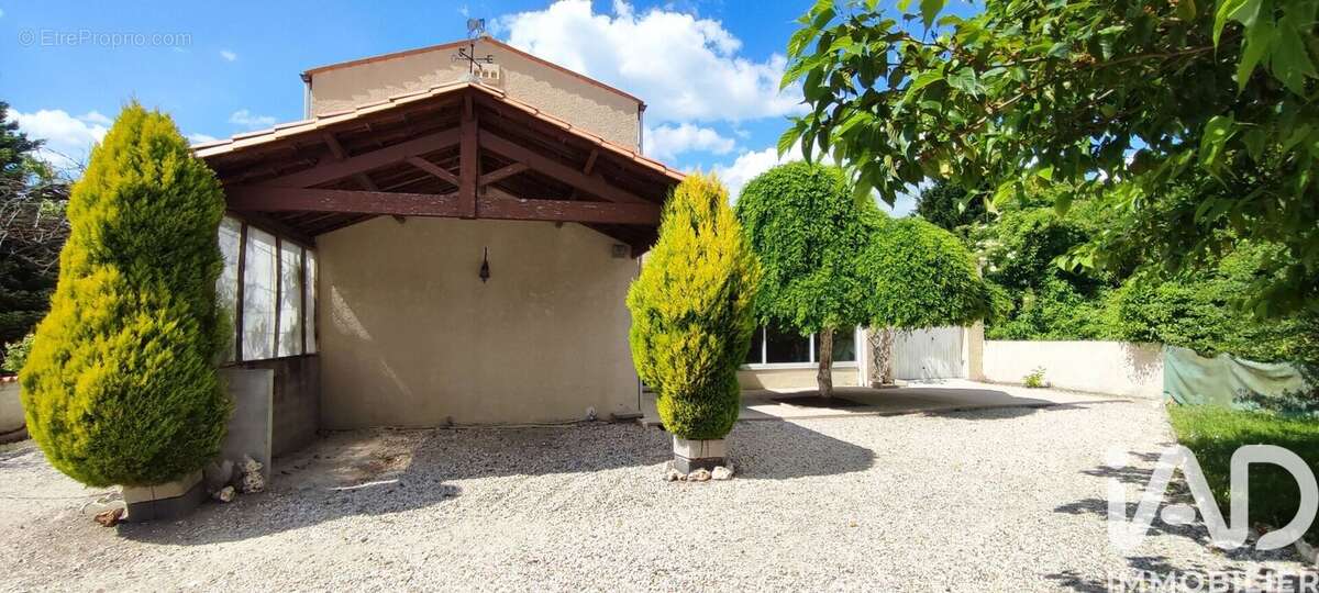 Photo 2 - Maison à CHATEAUBERNARD