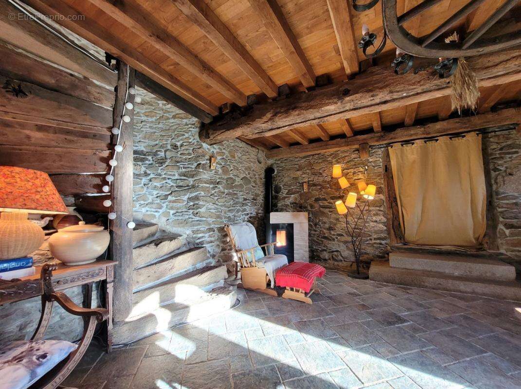 Maison à SAINT-MARTIN-DES-PRES