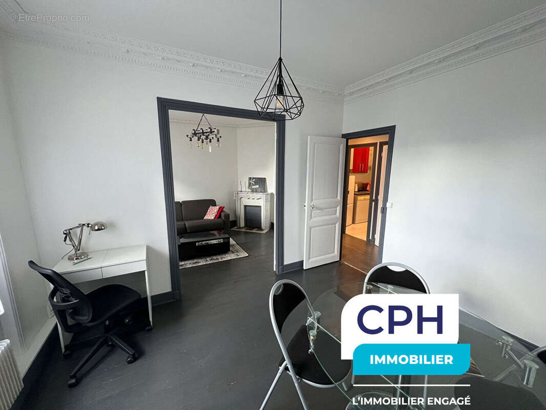Appartement à COURBEVOIE
