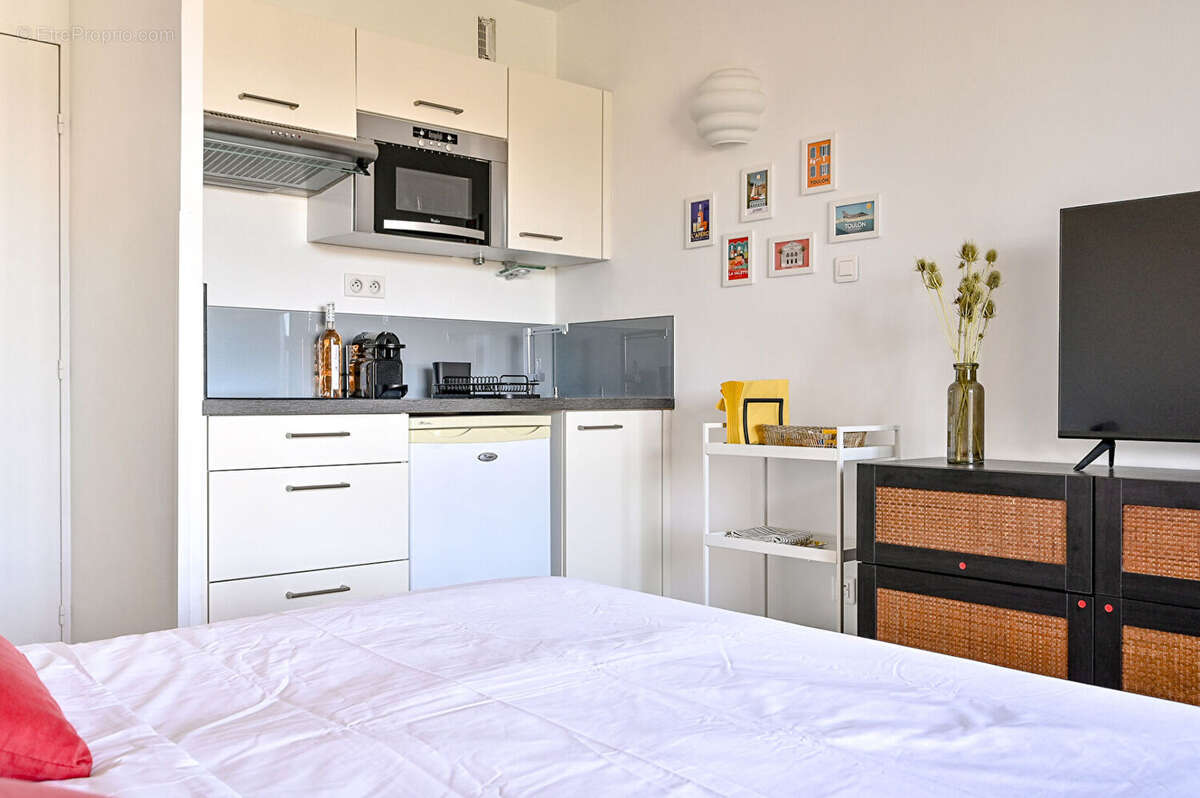** Proche Plage & Port ** Appartement  1 Pièce (28,05m²) ** (83430) SAINT MANDRIER SUR MER ** - photo 7