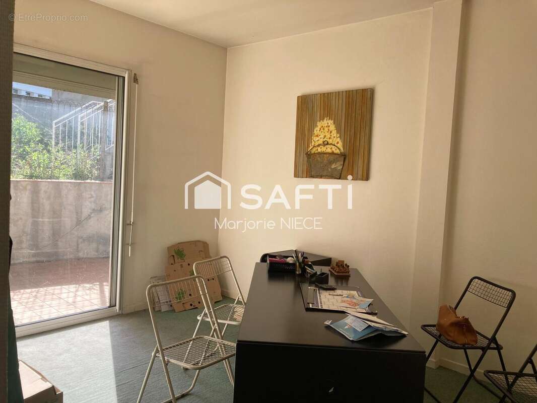 Photo 2 - Commerce à MURET