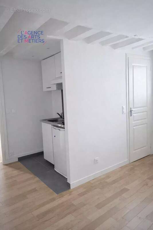 Appartement à PARIS-3E