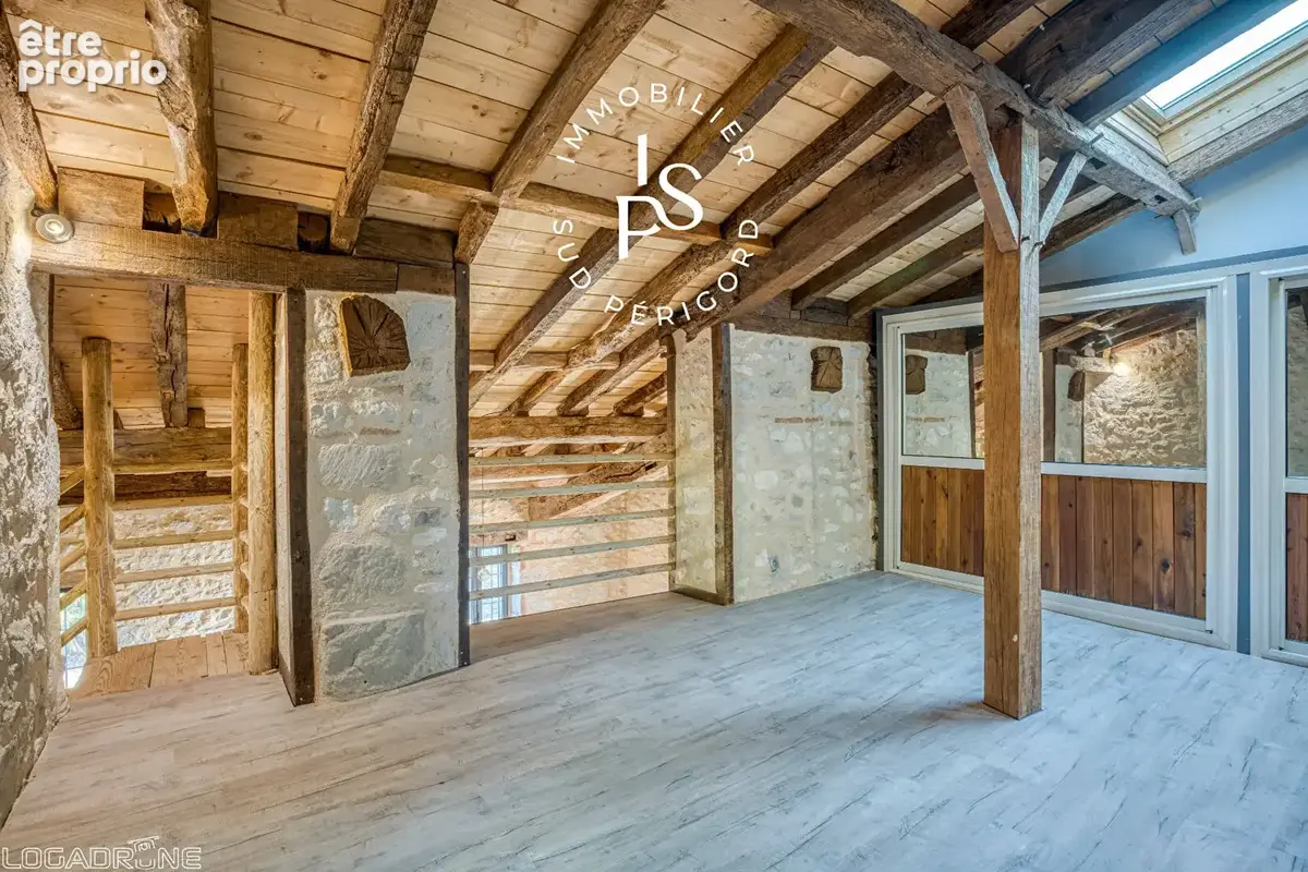 Maison en pierre  entiérement rénovée du 19e siècle avec dépendance entre Cancon et Villeréal. - photo 8