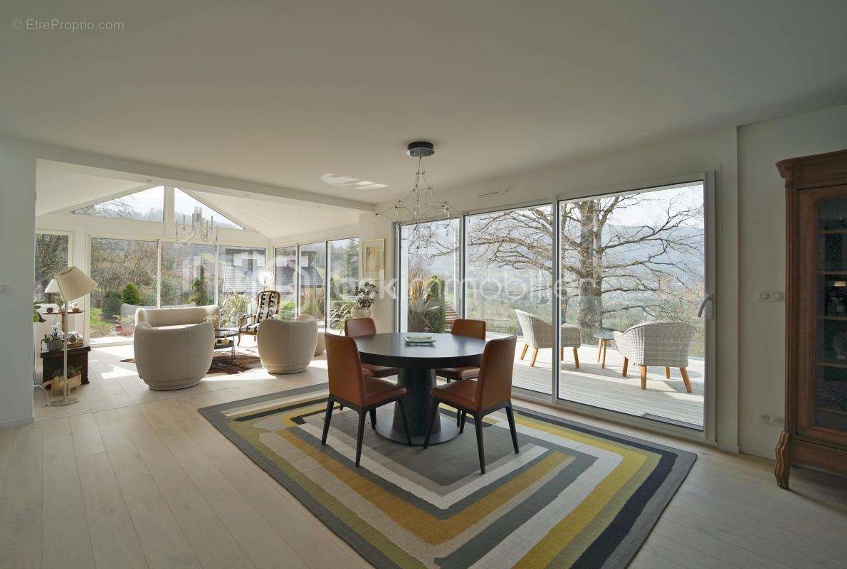 Maison à SAINT-JORIOZ