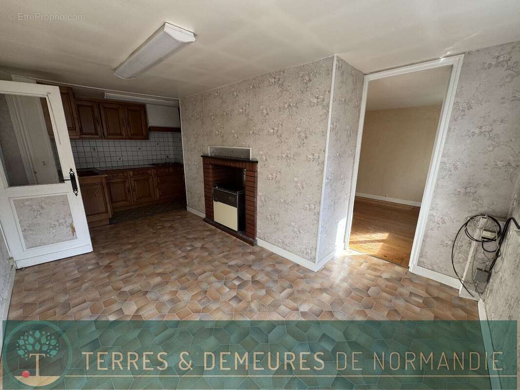 Maison à CORMEILLES