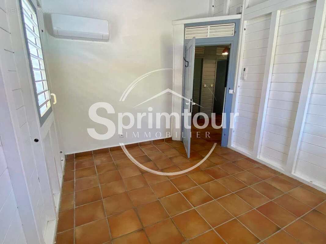 Sainte-anne  : villa f4  proche bourg et plage - photo 9