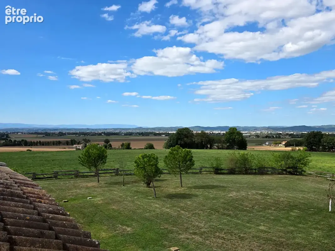 A 2 H 05 MN DE PARIS  en TGV Magnifique propriété en pierre de 184 m² à Chatuzange le Goubet - 864 000 - photo 8
