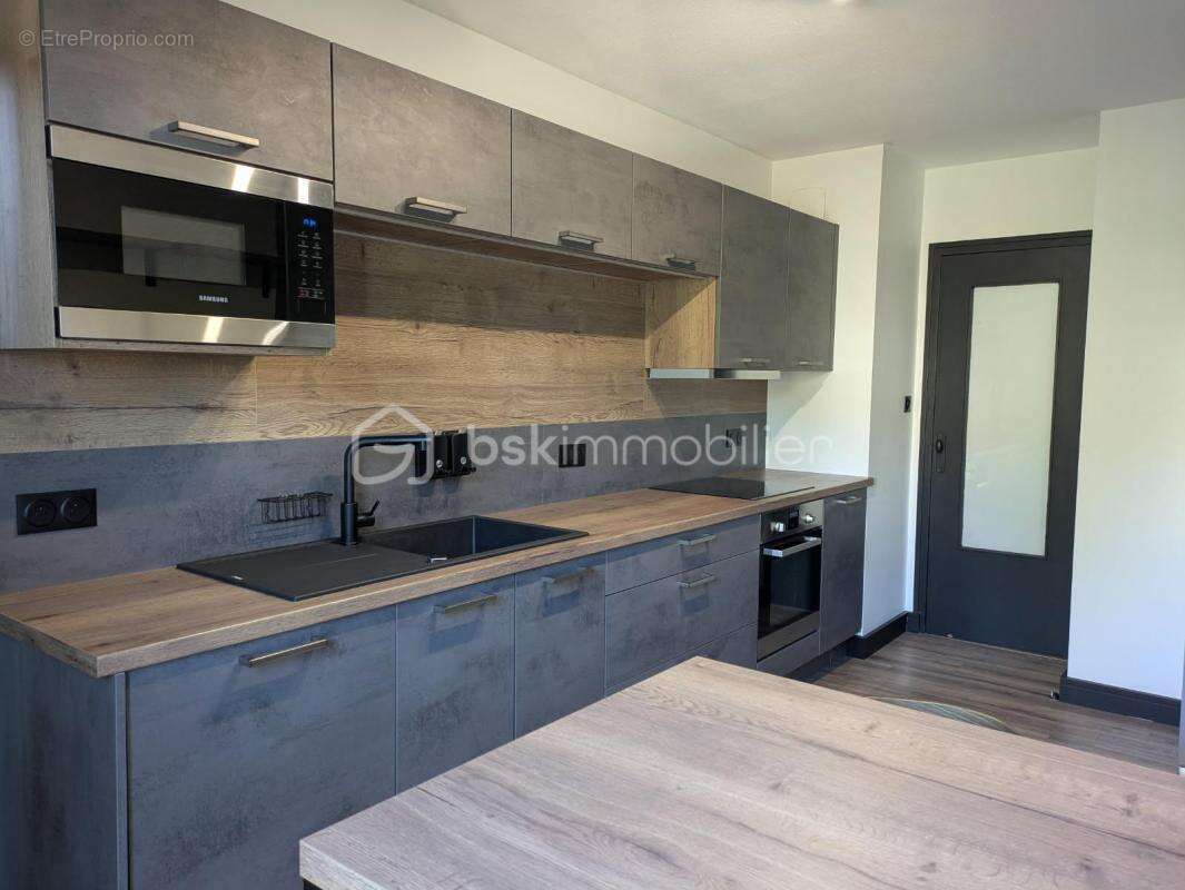 Appartement de type T4 transformé en T3 de 95 m2- Résidence sécurisée avec parc - photo 7