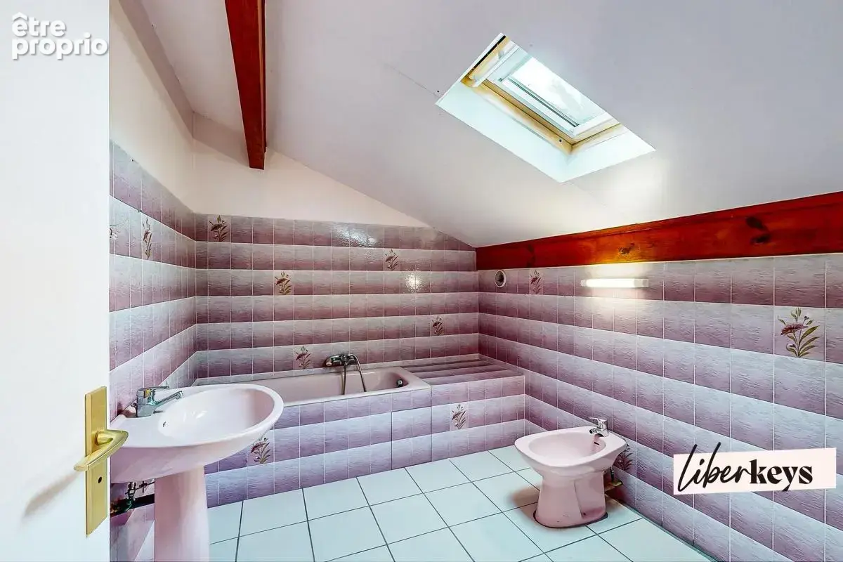 Maison T5 141 m² avec jardin et garage - photo 11