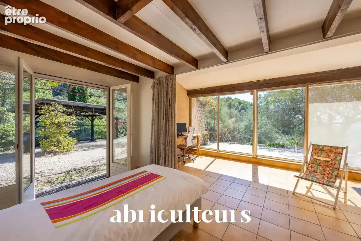 Maison familiale à fort potentiel de 150 m² – Vue panoramique – Piscine et jardin arboré – Seillans - photo 17