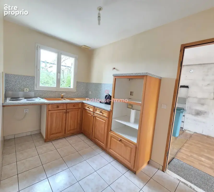 Maison 3 pièces 76 m² à vendre à Savigne-L'eveque (72460) - photo 5