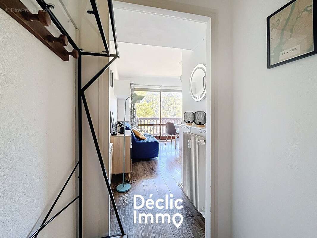 Appartement à GREOLIERES