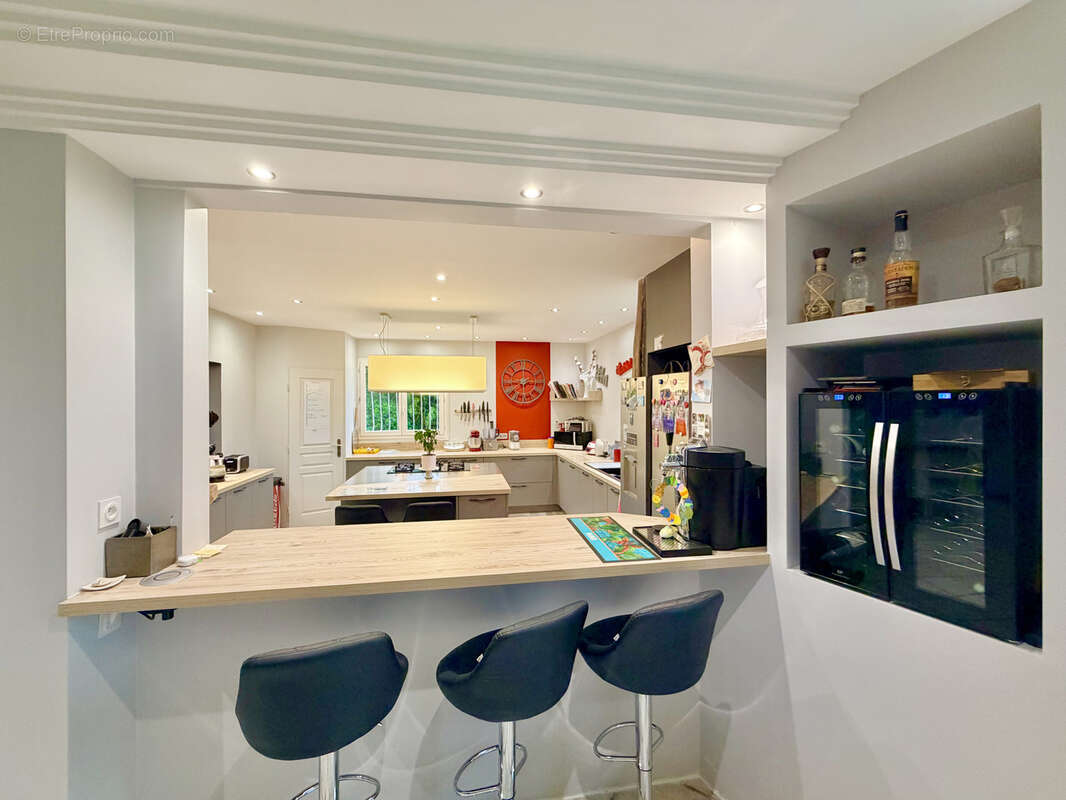 Grande maison familiale frontenas 280 m2 avec 5 chambres à 35 min de Lyon - photo 6
