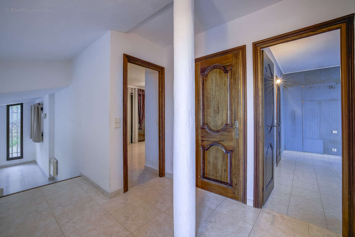 Maison à MANDELIEU-LA-NAPOULE