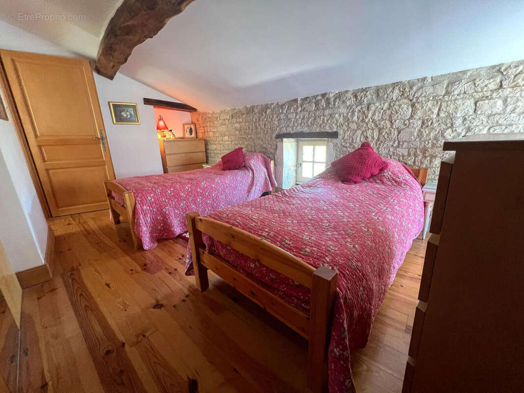 CHAMBRE - Maison à FONTENILLE