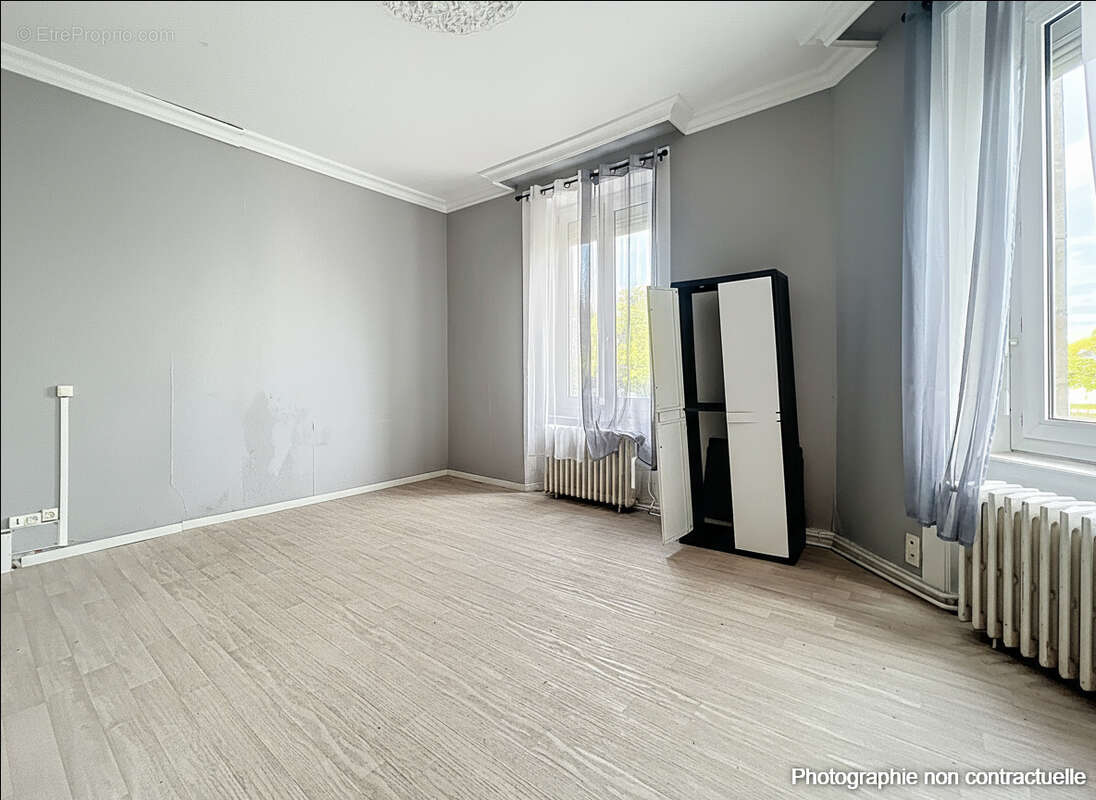 Commerce à FOUGERES