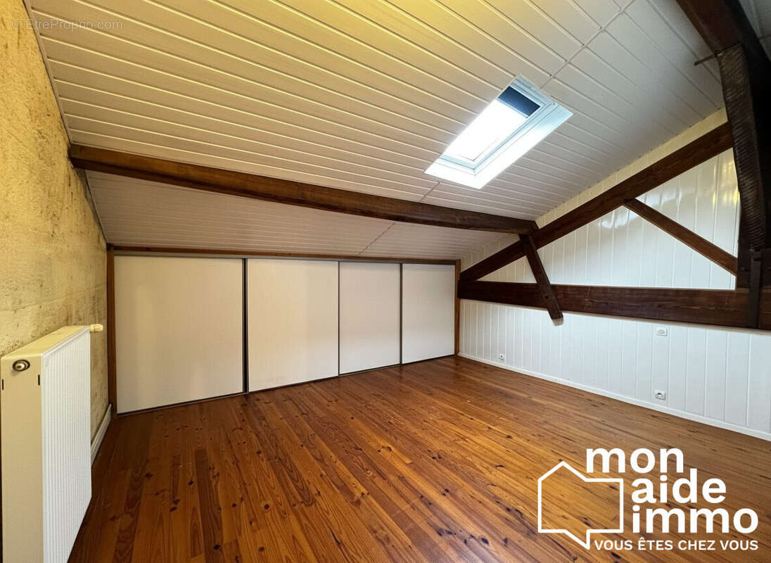 Appartement à COUTRAS