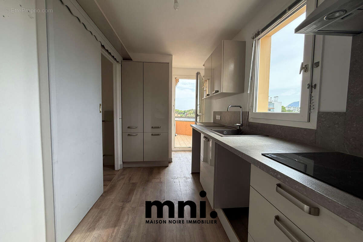 Appartement T3 dernier étage avec terrasse   Les Sablettes - photo 11