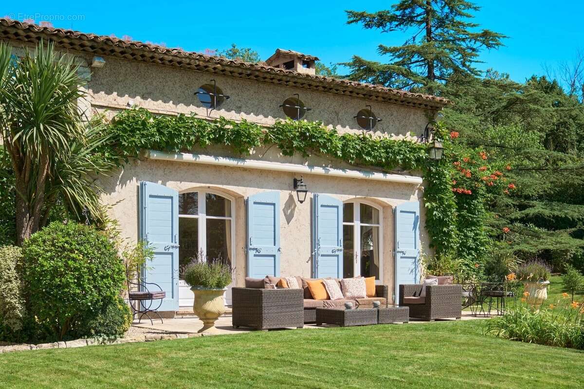 Propriété provençale d'exception dans un domaine fermé - photo 8