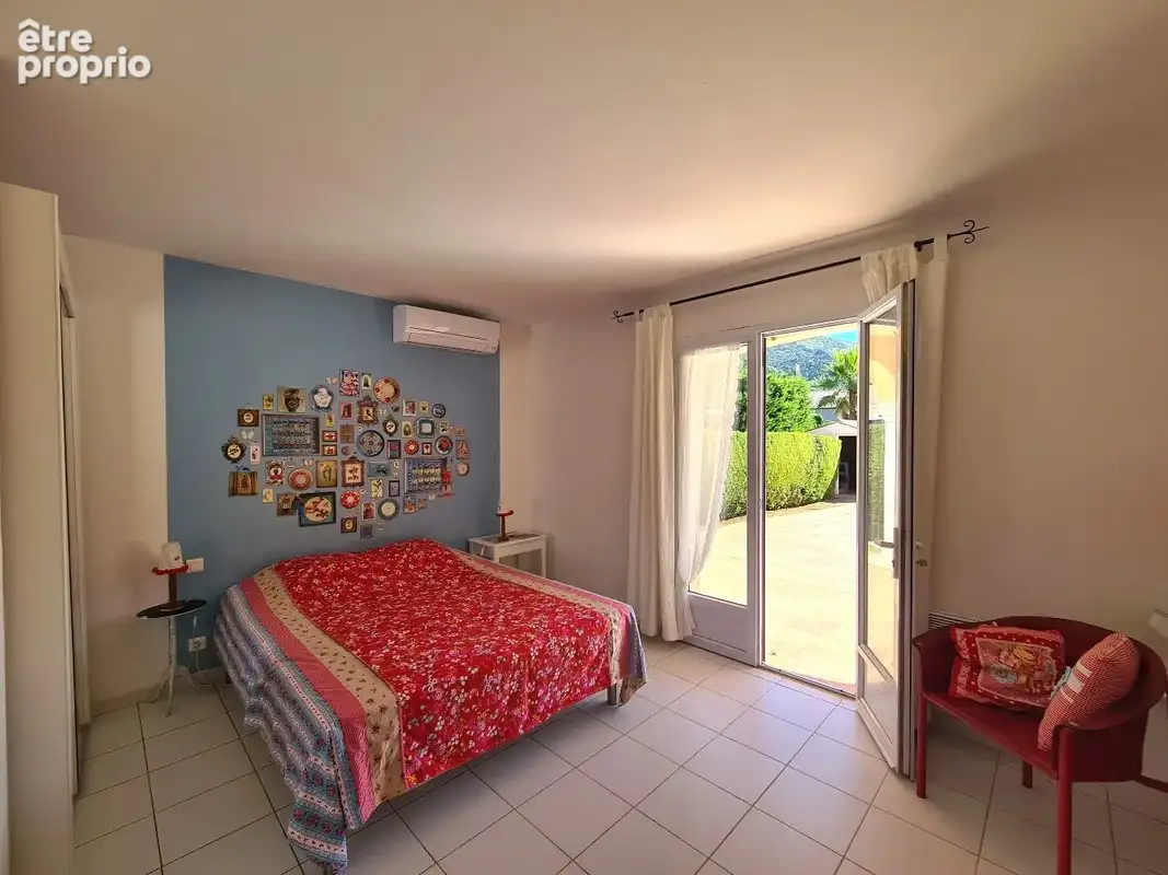 Villa de 248 m² habitables offrant 7 chambres sur 2160 m².  - photo 24
