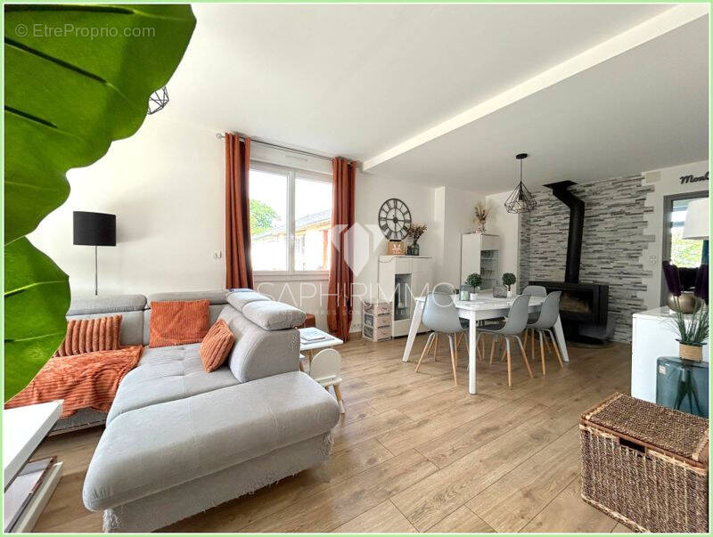 Maison à DAMPNIAT