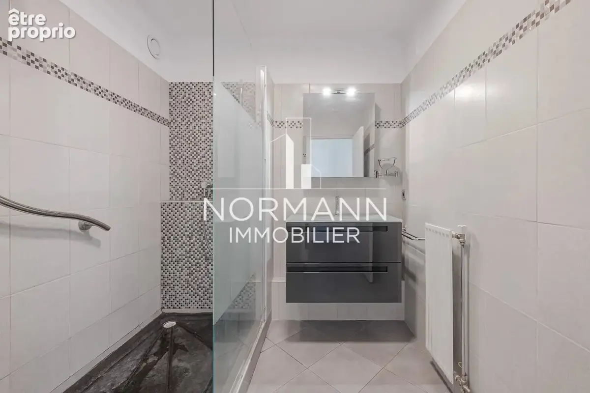 Exclusivite- place pompidou-74m2- balcon - 2 chambres-cave - photo 8