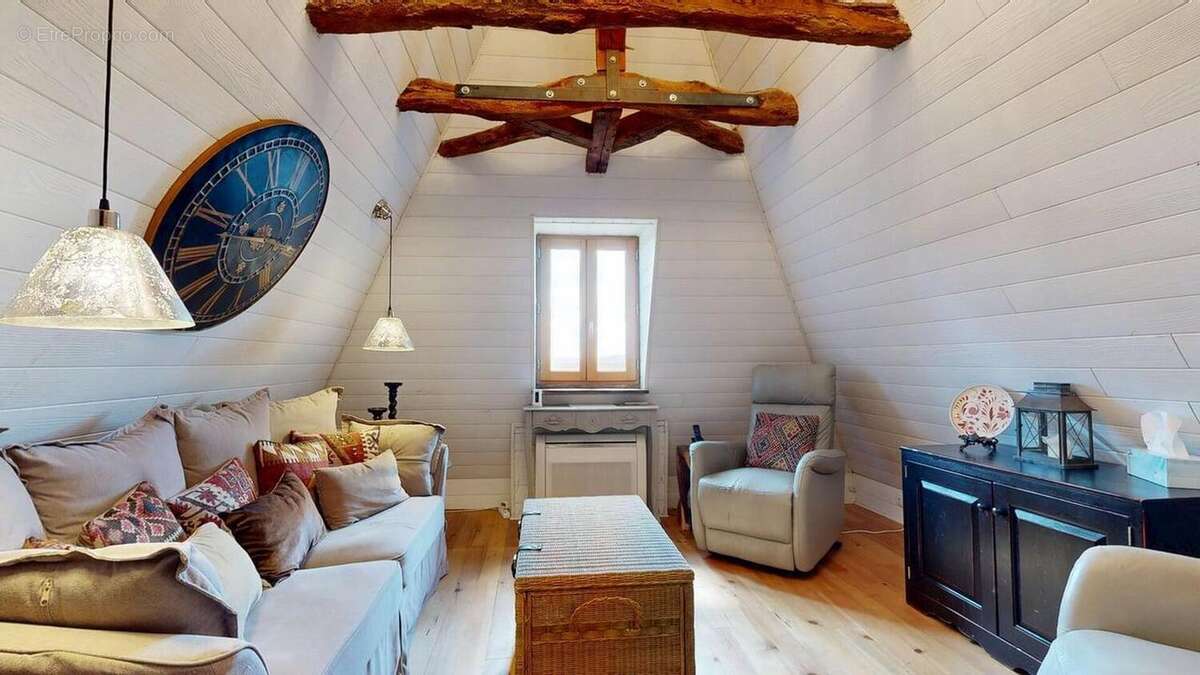 EXCLUSIVITE LABEL PIERRES. L'Élégance Discrète d'une Maison de Village, avec tous commerces - photo 2