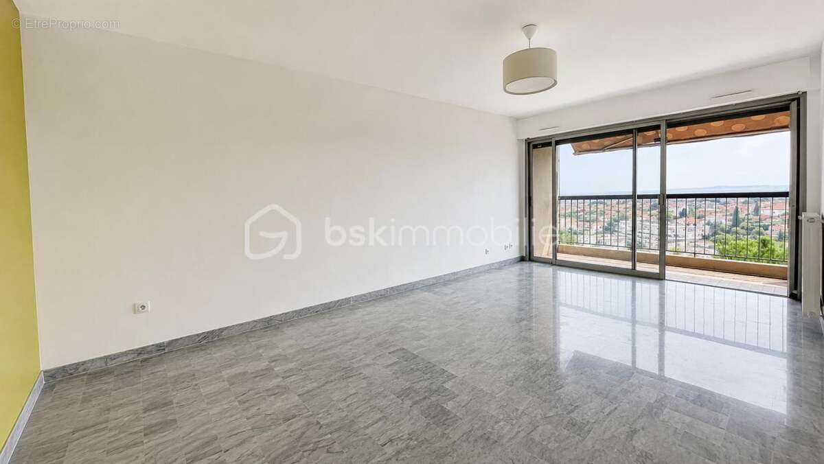 Appartement à CAGNES-SUR-MER