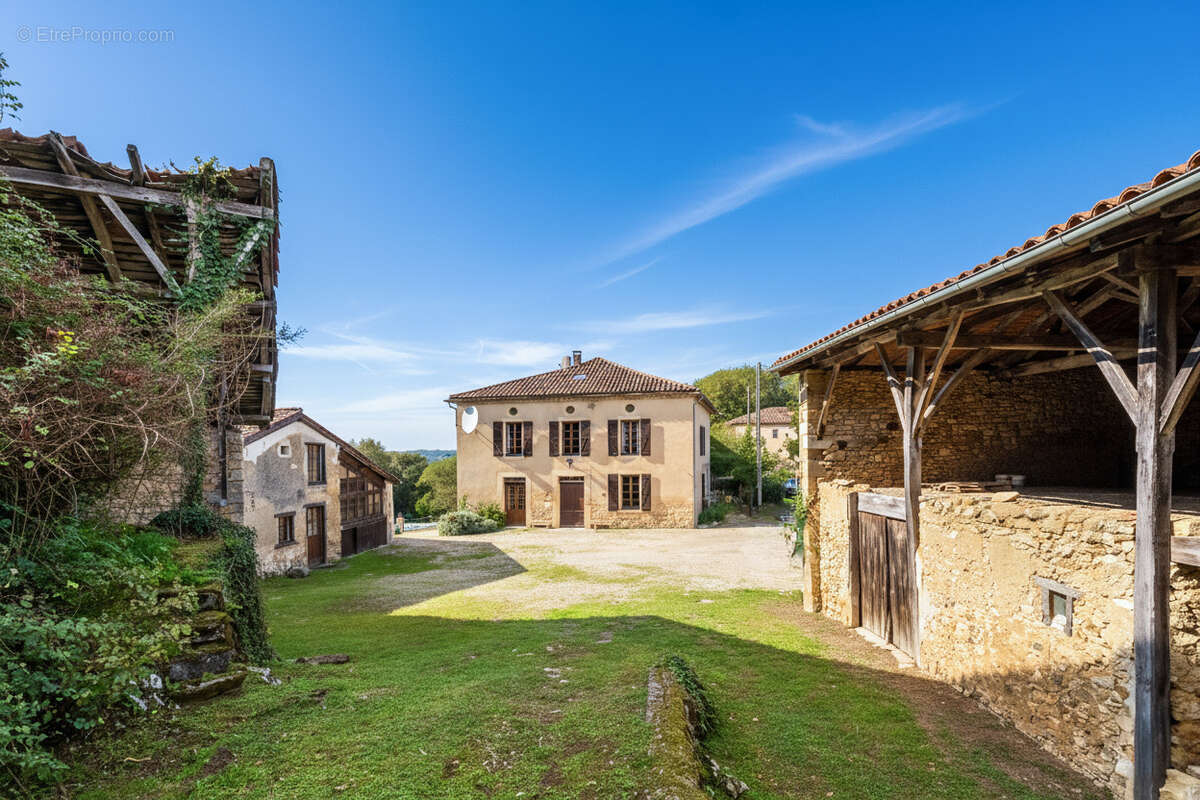Maison à BOUSSAN