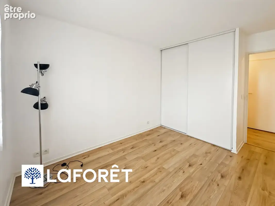 Proche du parc du château et de la Gare RER C, spacieux appartement 3 pièces. - photo 6