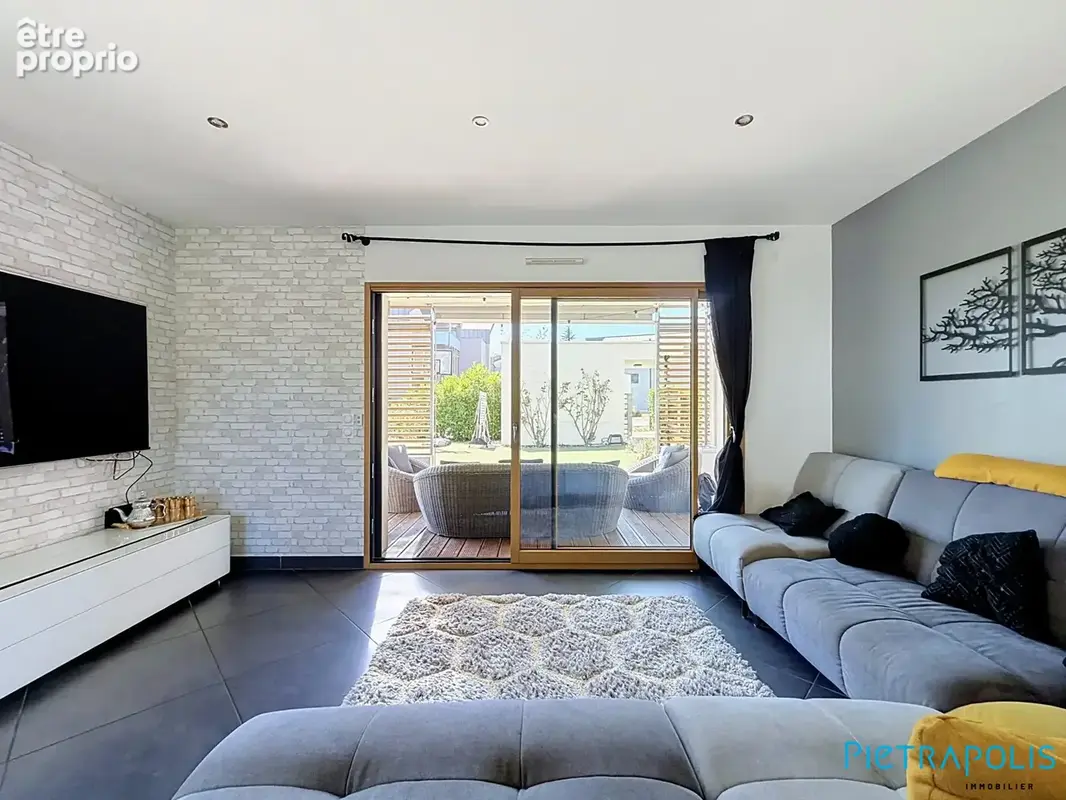 Maison 6 pièces 179 m² à vendre à Prevessin-Moens (01280) - photo 2