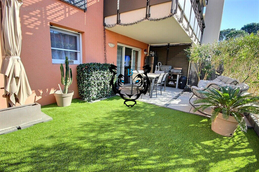 Appartement à ROQUEBRUNE-SUR-ARGENS