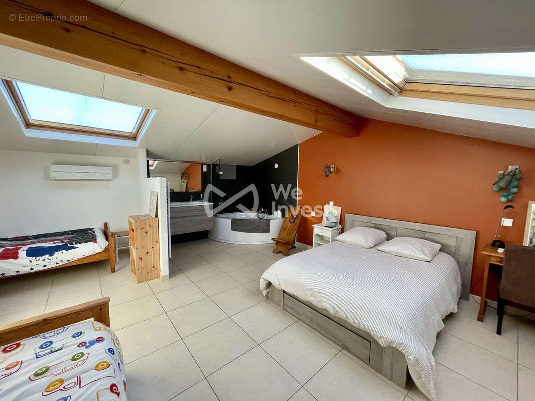 Maison à POUZOLLES