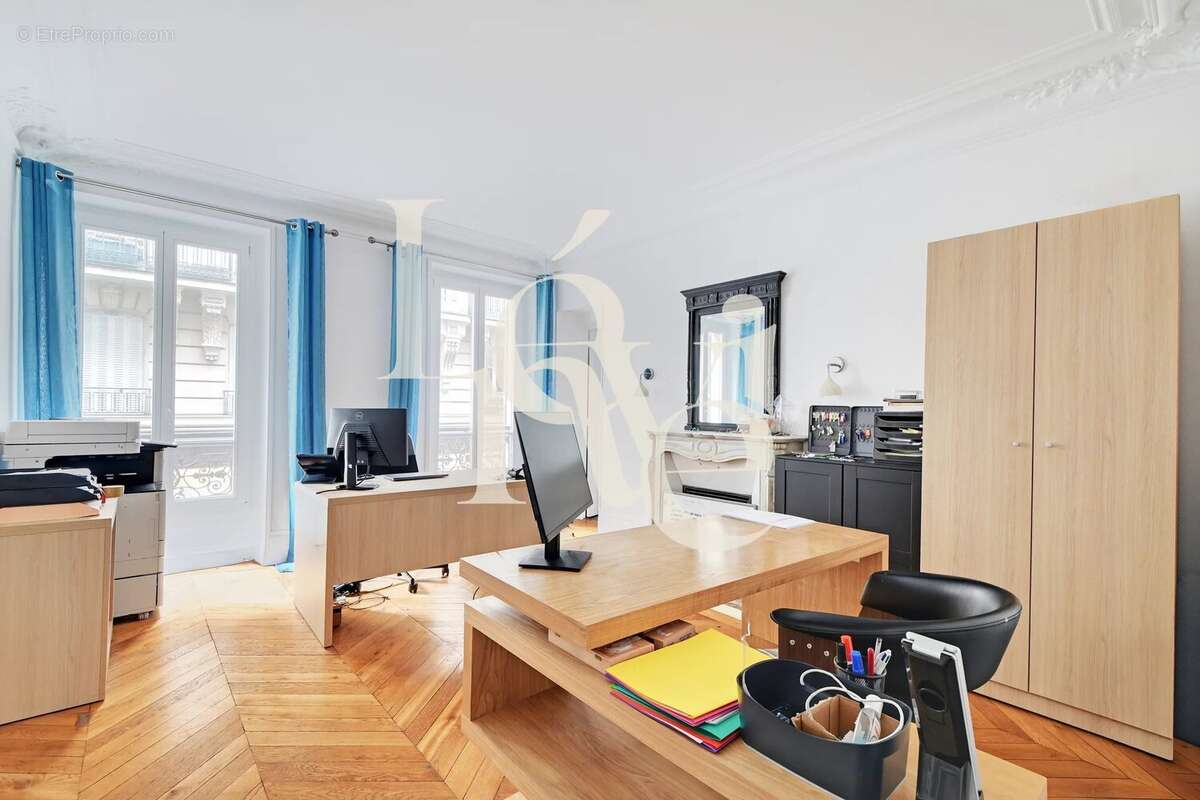 Commerce à PARIS-17E