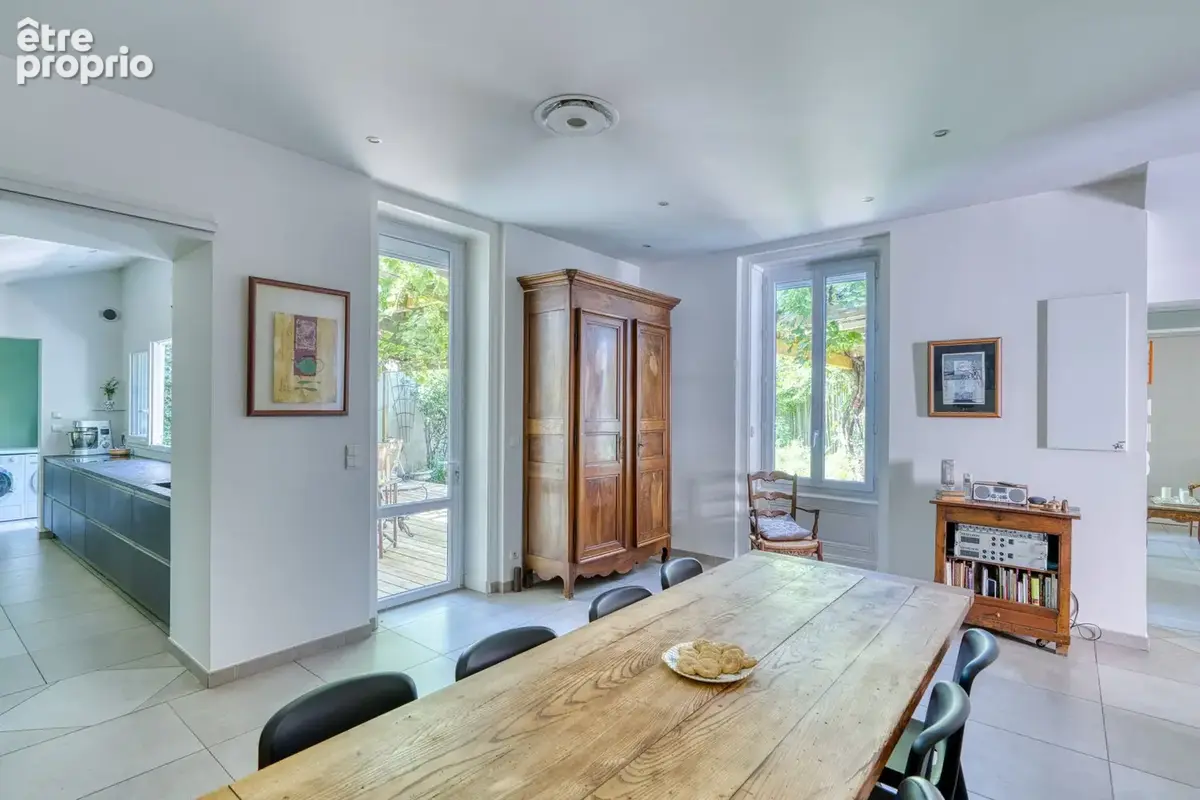 Véritable coup de cœur pour cette demeure atypique avec jardin et terrasse au calme absolu proche de Montchat - photo 11