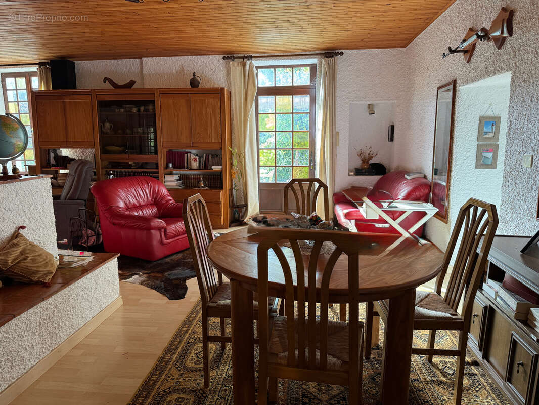 Maison à LA CHAPELLE-THEMER