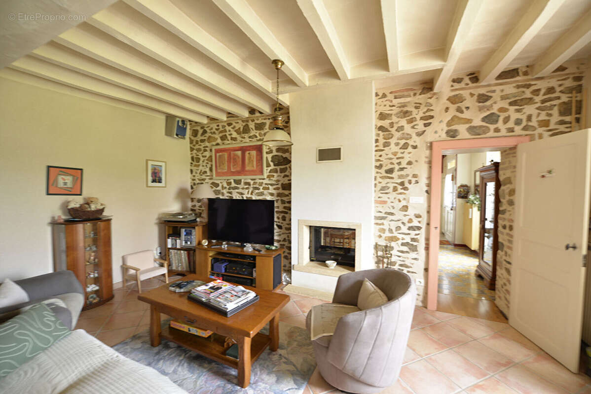 Maison à FROMENTIERES