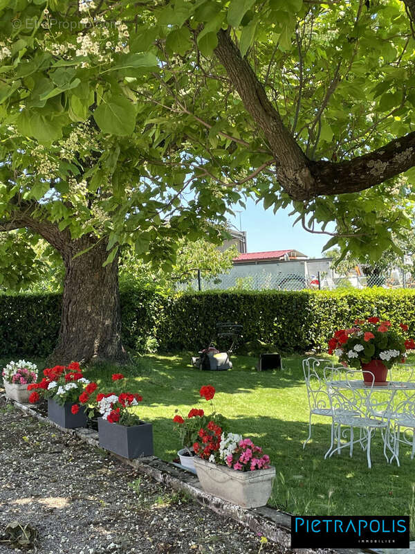 Maison à GENILAC
