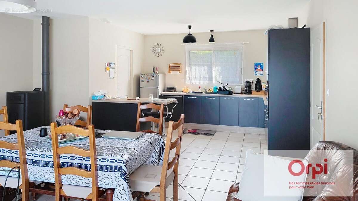 Maison à LE LARDIN-SAINT-LAZARE