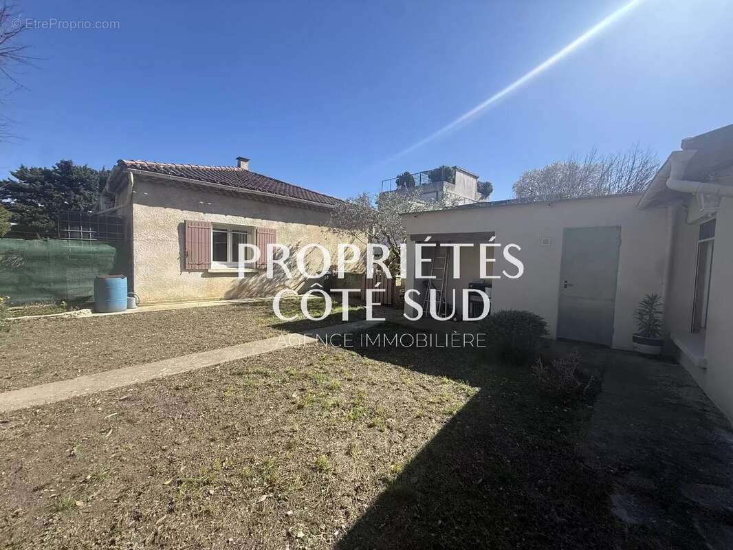 Maison à VILLENEUVE-LES-AVIGNON