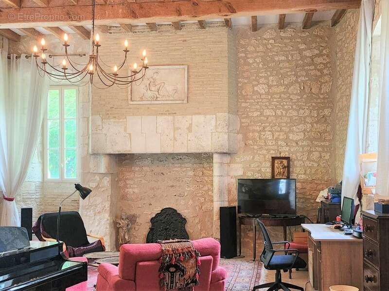 Belle propriété historique en pierre avec parc arboré - Dépendances et piscine - à vendre - proche de CASTILLONNES (47) - photo 14