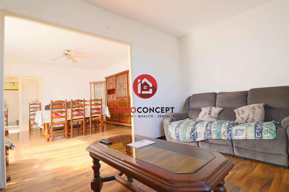 Maison à SAINT-LAURENT-DES-ARBRES