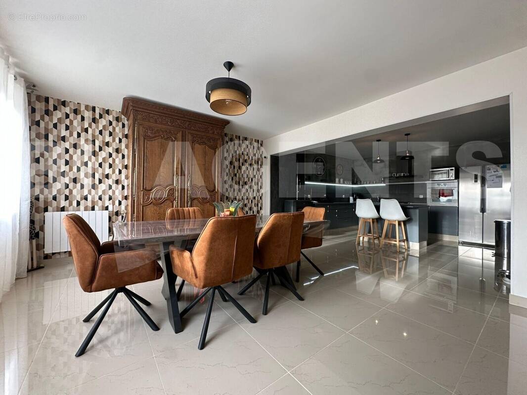 9 - Maison à LETANNE