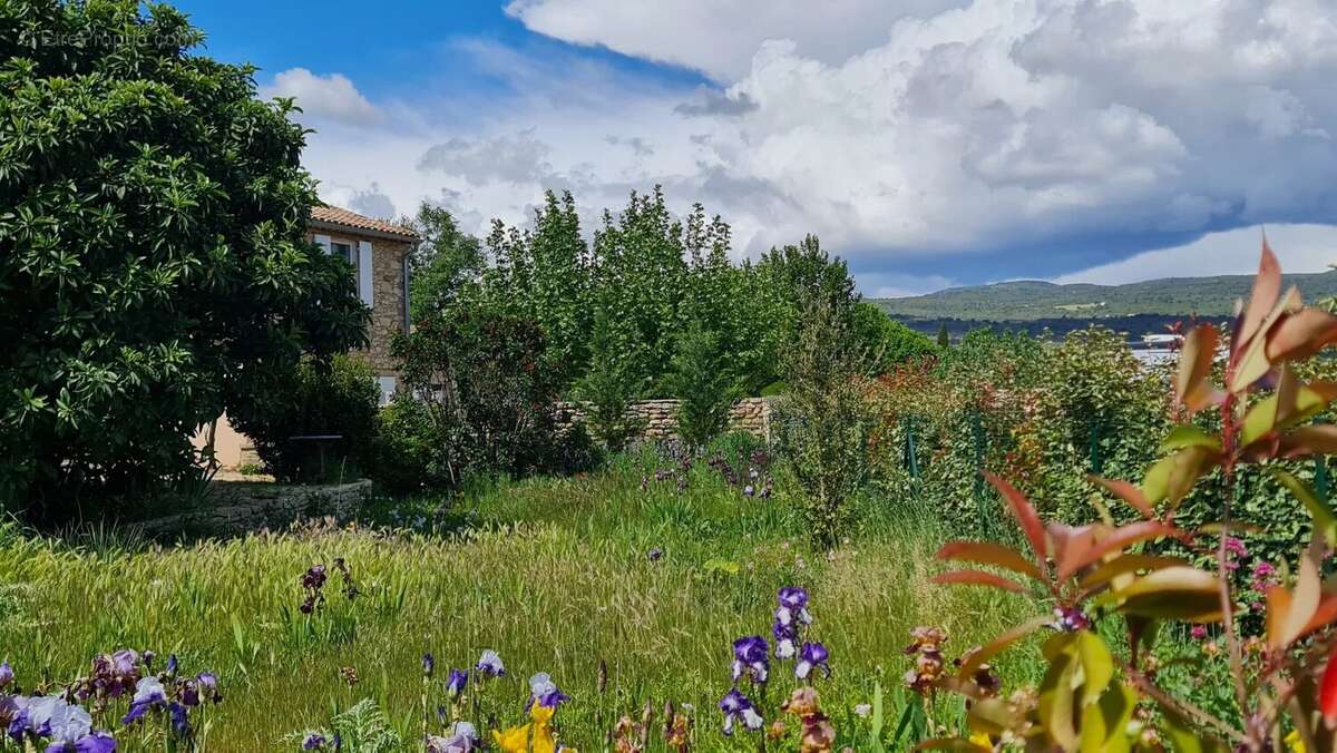 Maison à SAINT-SATURNIN-LES-APT