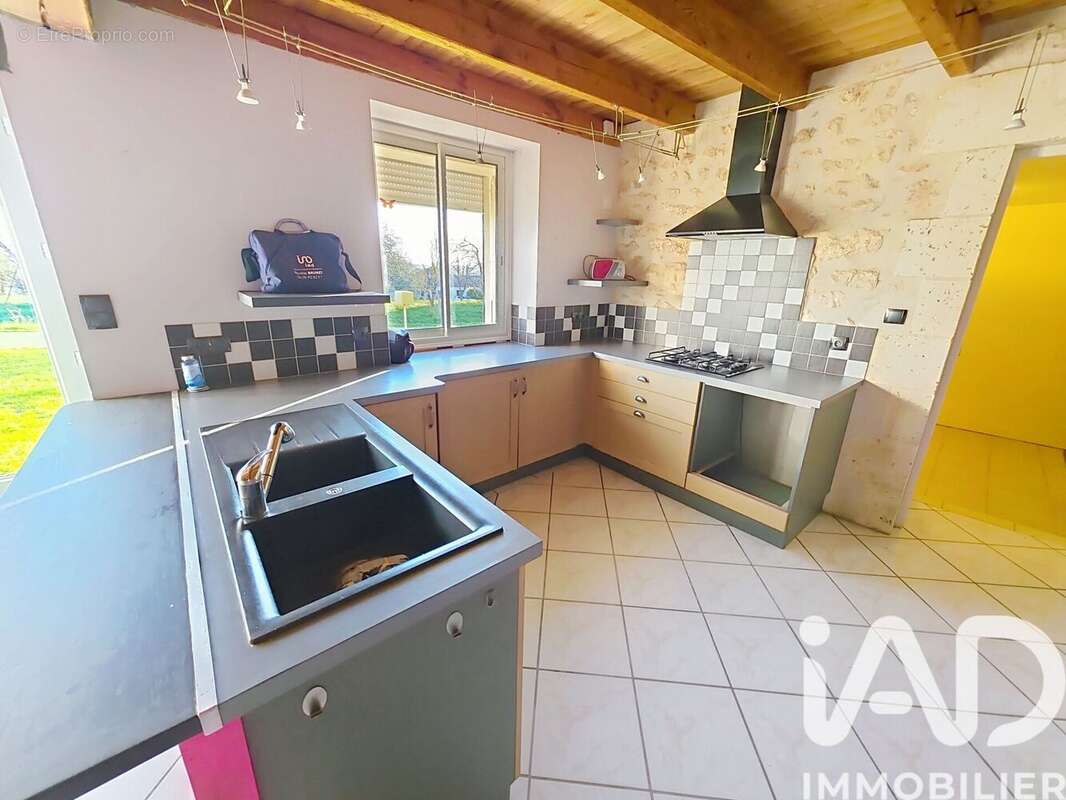 Maison 119 m² à Feuillade  - photo 6